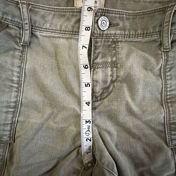 L.L. Bean Olive Green Utility Pants with Roll-up tabs.  Women’s Size 4. - Picture 5 of 8